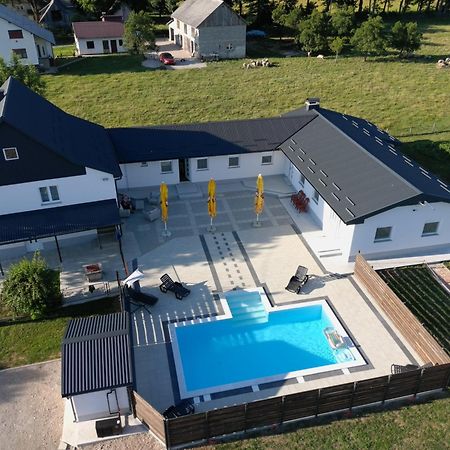 Apartmani Albatros Perusic Εξωτερικό φωτογραφία