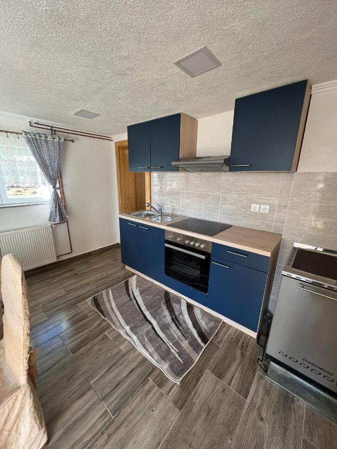 Apartmani Albatros Perusic Εξωτερικό φωτογραφία