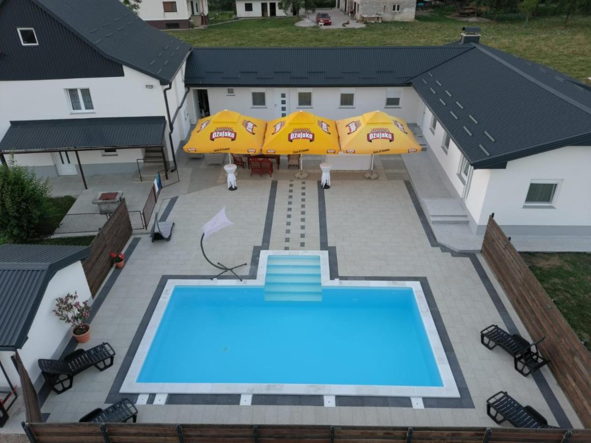 Apartmani Albatros Perusic Εξωτερικό φωτογραφία