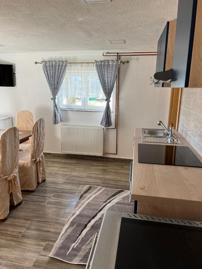 Apartmani Albatros Perusic Εξωτερικό φωτογραφία