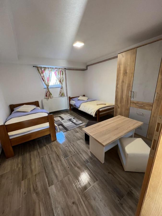 Apartmani Albatros Perusic Εξωτερικό φωτογραφία