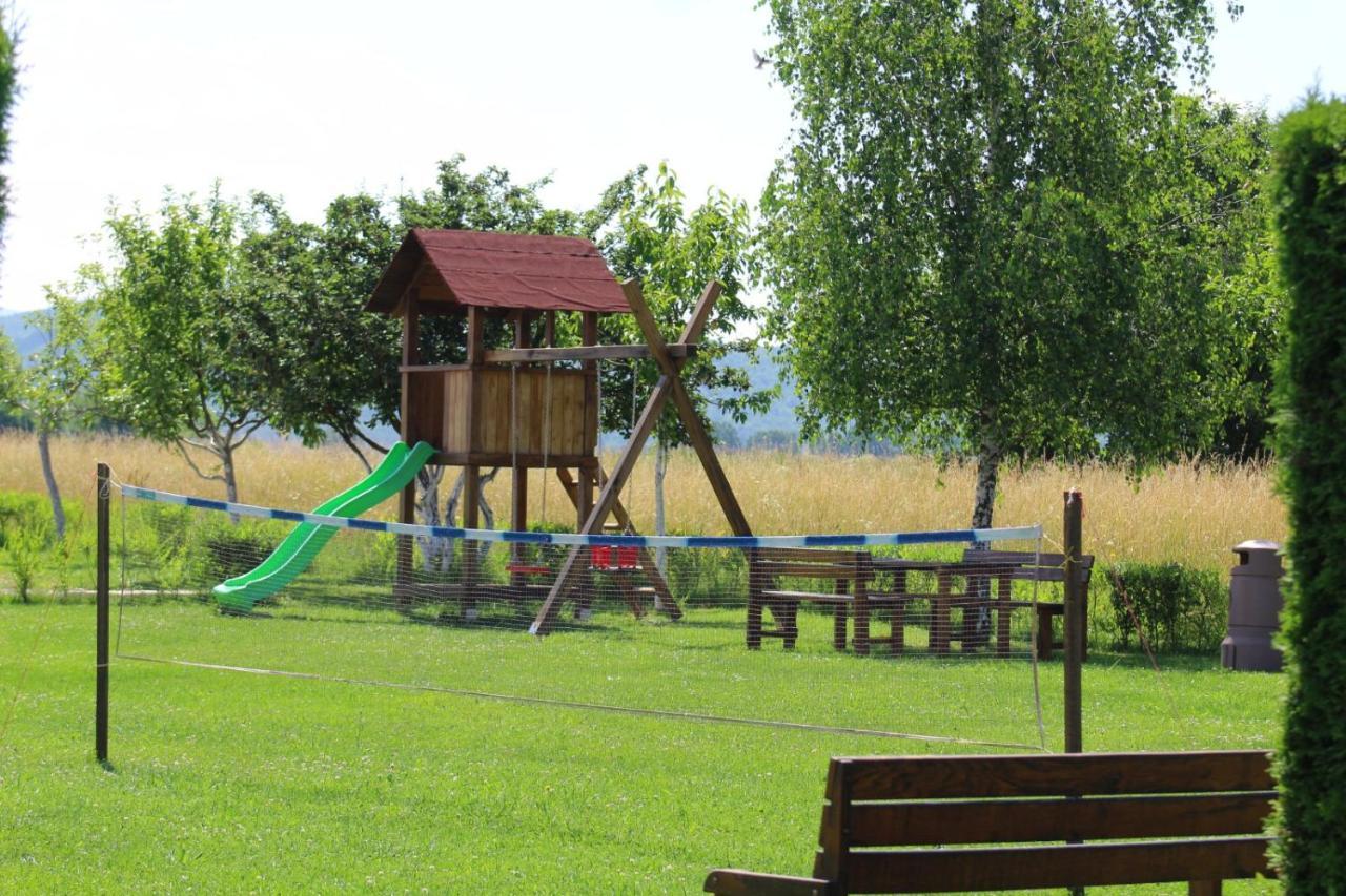 Apartmani Albatros Perusic Εξωτερικό φωτογραφία